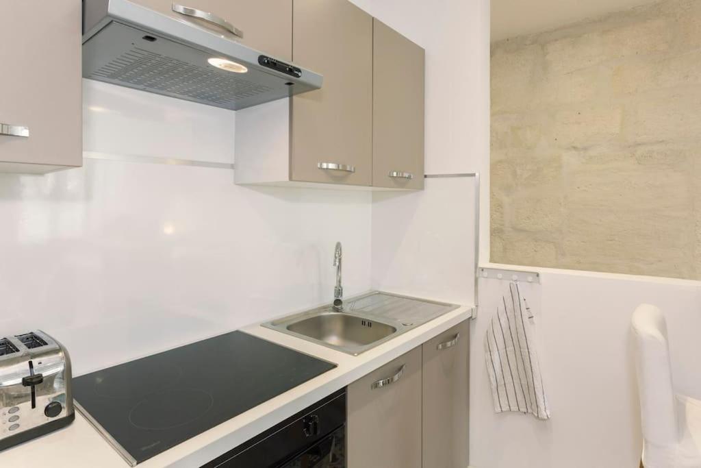 Apartamento La Loge De L'horloge - 1 Min Palais Des Papes - Ac Clim - Wifi - Hypercentre - Vue Sur Le Carrousel