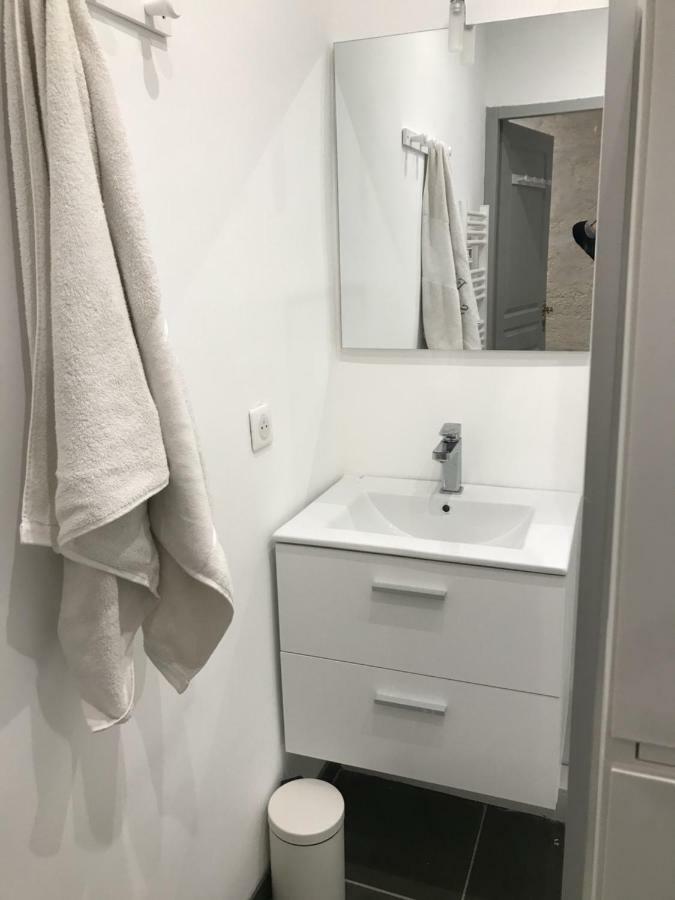 Apartamento La Loge De L'horloge - 1 Min Palais Des Papes - Ac Clim - Wifi - Hypercentre - Vue Sur Le Carrousel Aviñón