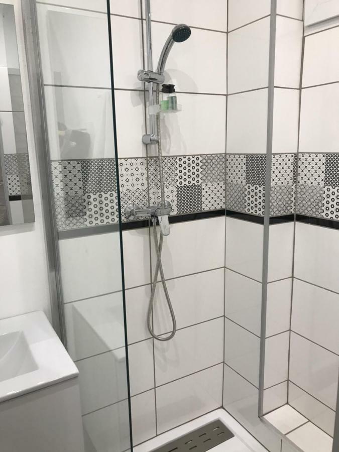 Apartamento La Loge De L'horloge - 1 Min Palais Des Papes - Ac Clim - Wifi - Hypercentre - Vue Sur Le Carrousel